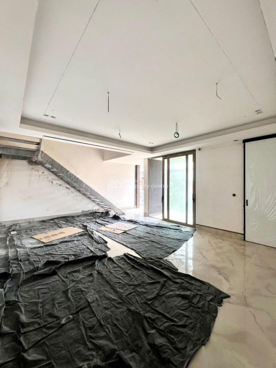Beautiful 4 Bedroom Maisonette with an Elevator, Pool and Gym, Lekki Phase 1, Lekki, Lagos, Flat / Apartment for Sale