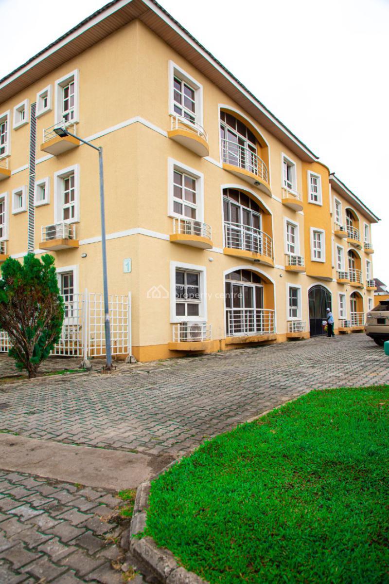 2 Bedroom Apartment  24-7 Power, Free Wifi, Gated Estate, Osapa, Lekki, Lagos, Flat / Apartment Short Let