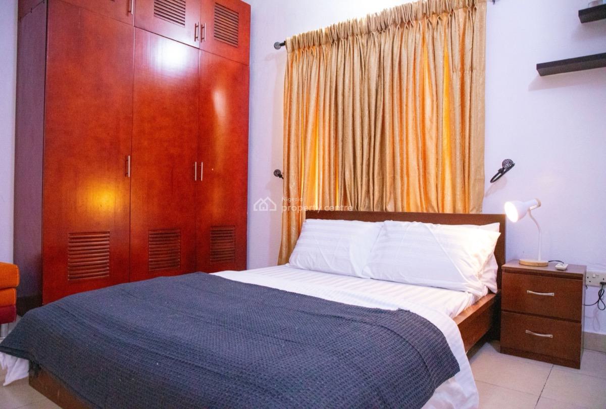 2 Bedroom Apartment  24-7 Power, Free Wifi, Gated Estate, Osapa, Lekki, Lagos, Flat / Apartment Short Let