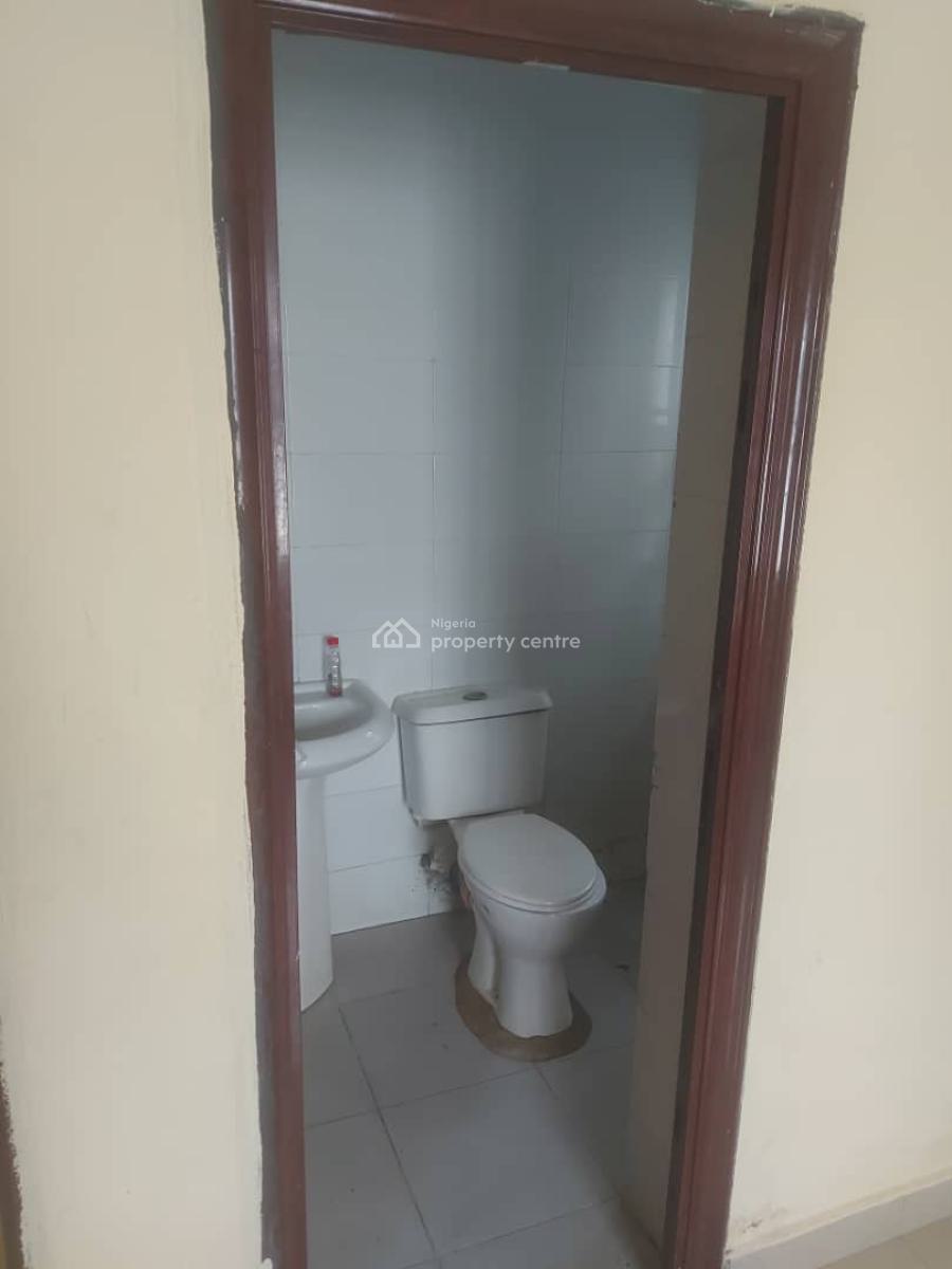 2 Bedroom Flat Ground Floor, Bodore, Ajah, Lagos, Flat / Apartment for Rent