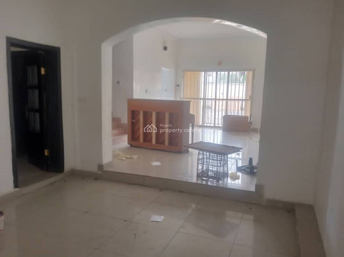 Details: Spacious Four Bedroom Terrace Duplex with Bq ., Lekki Phase 1, Lekki, Lagos, Terraced Duplex for Rent