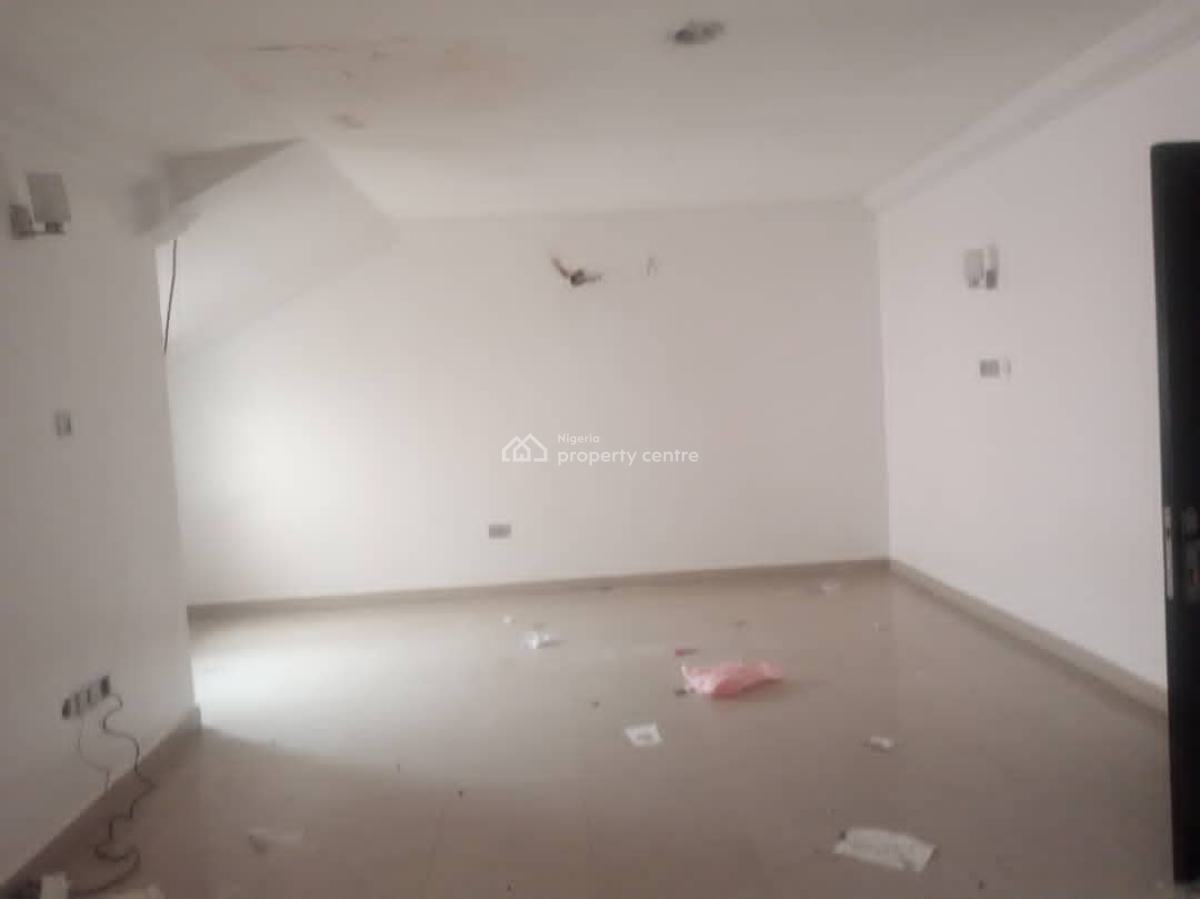 Details: Spacious Four Bedroom Terrace Duplex with Bq ., Lekki Phase 1, Lekki, Lagos, Terraced Duplex for Rent