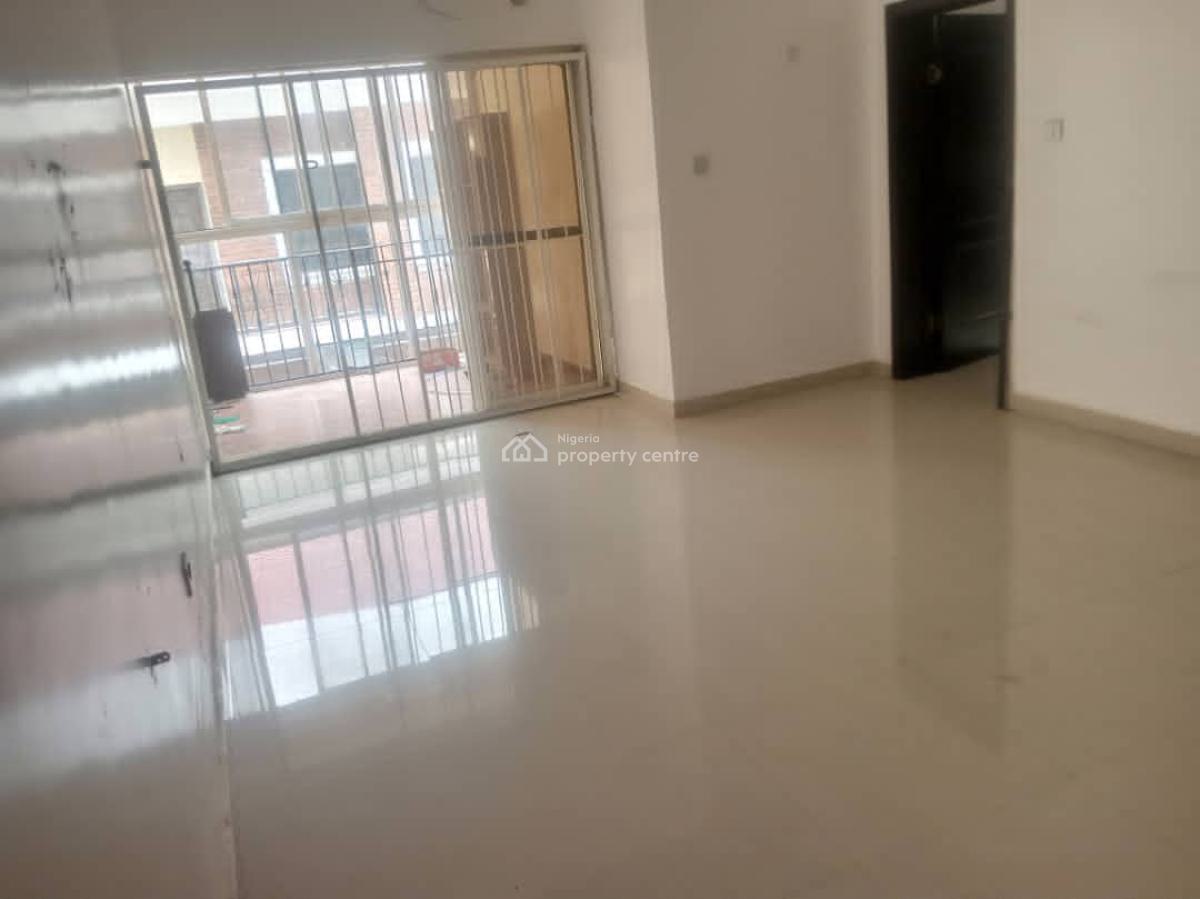 Details: Spacious Four Bedroom Terrace Duplex with Bq ., Lekki Phase 1, Lekki, Lagos, Terraced Duplex for Rent