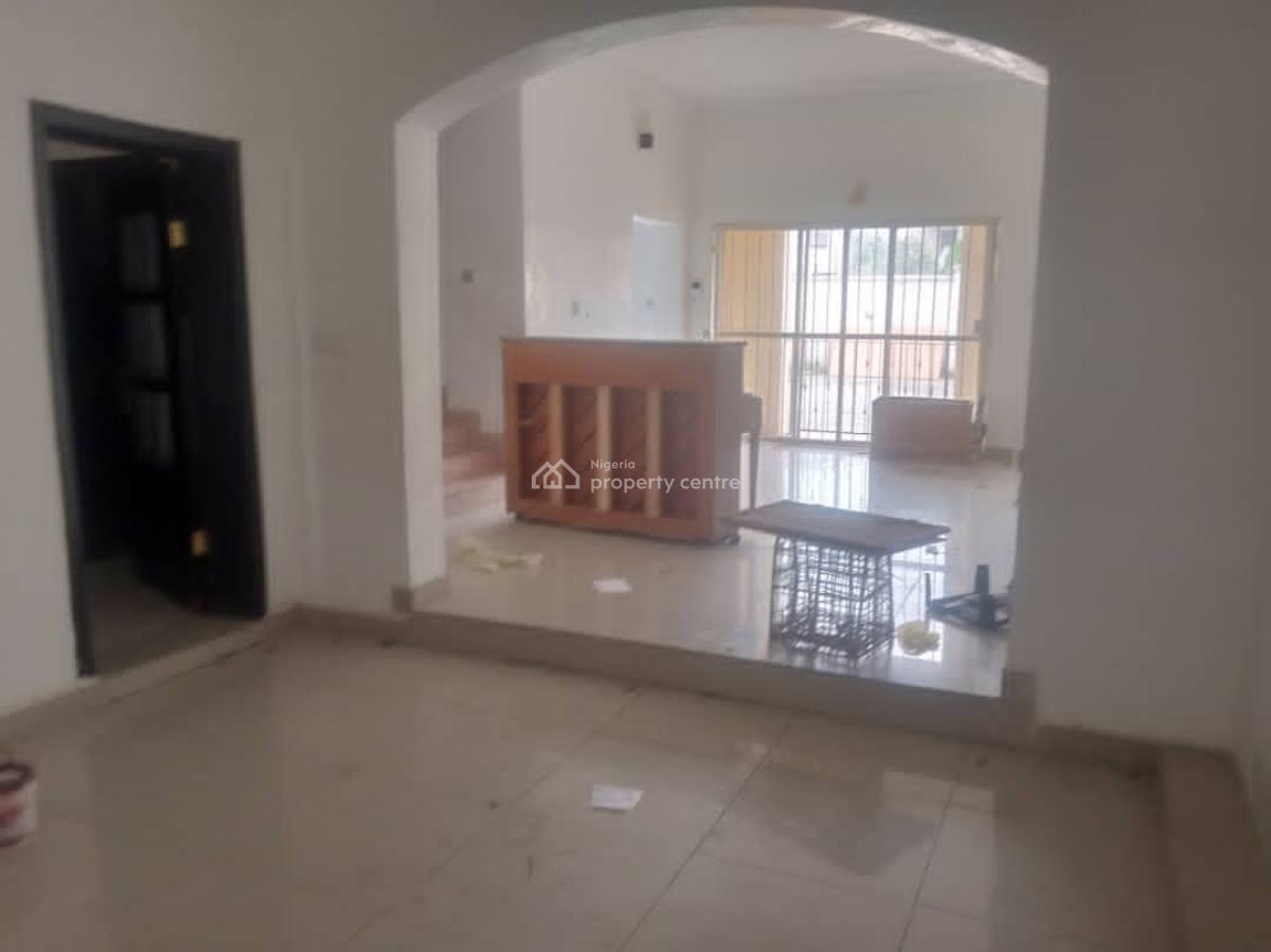Details: Spacious Four Bedroom Terrace Duplex with Bq ., Lekki Phase 1, Lekki, Lagos, Terraced Duplex for Rent