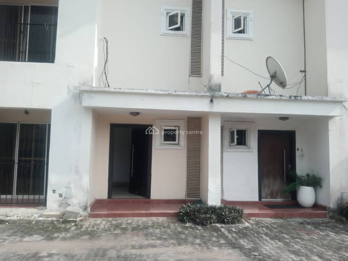 Details: Spacious Four Bedroom Terrace Duplex with Bq ., Lekki Phase 1, Lekki, Lagos, Terraced Duplex for Rent