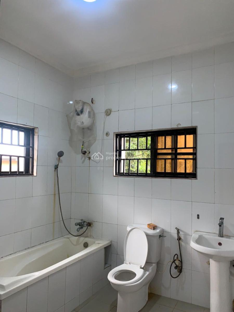5bedroom Semi Detached House with  Bq with En-suite Toilet & Bathroom, Lekki Phase 1, Lekki, Lagos, House for Rent