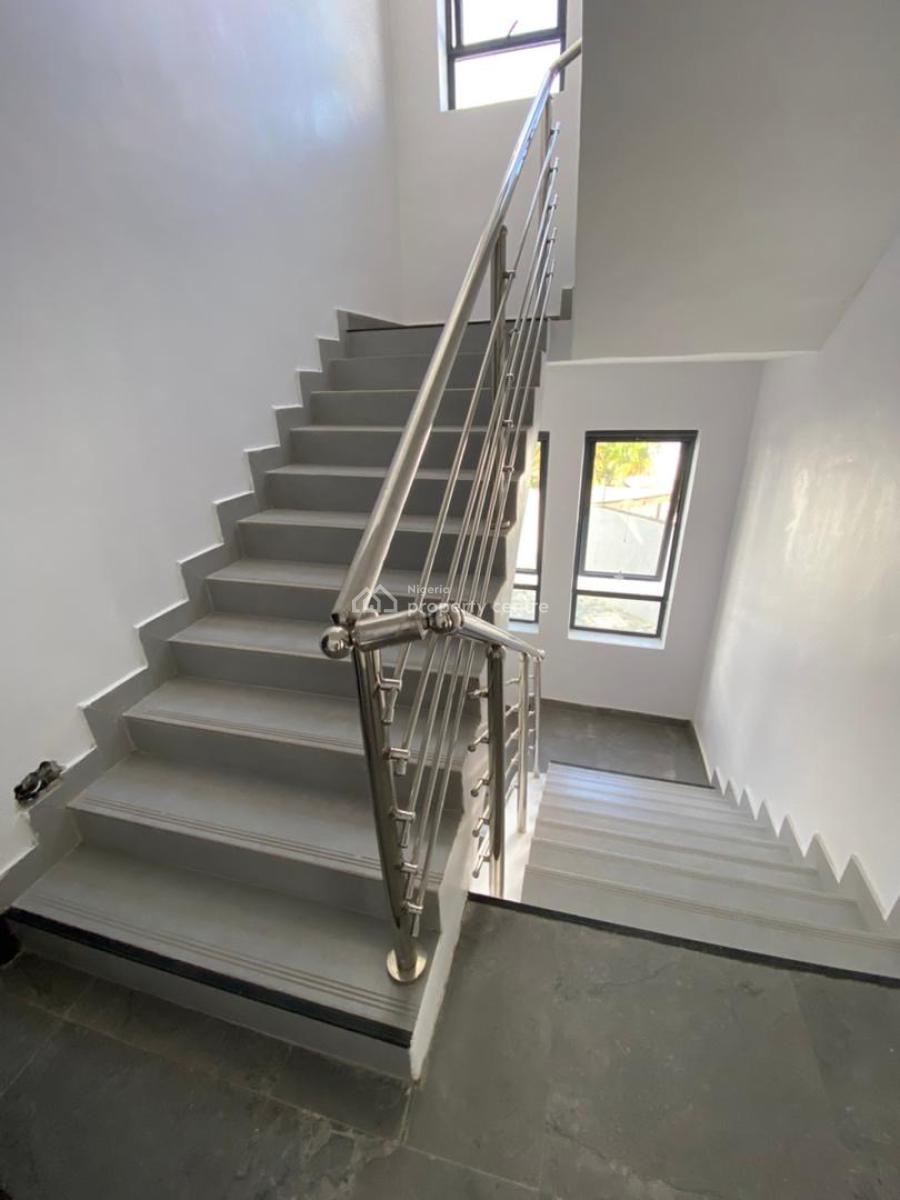 Luxury 4 Bedroom Maisonette, Lekki Phase 1, Lekki, Lagos, Block of Flats for Sale