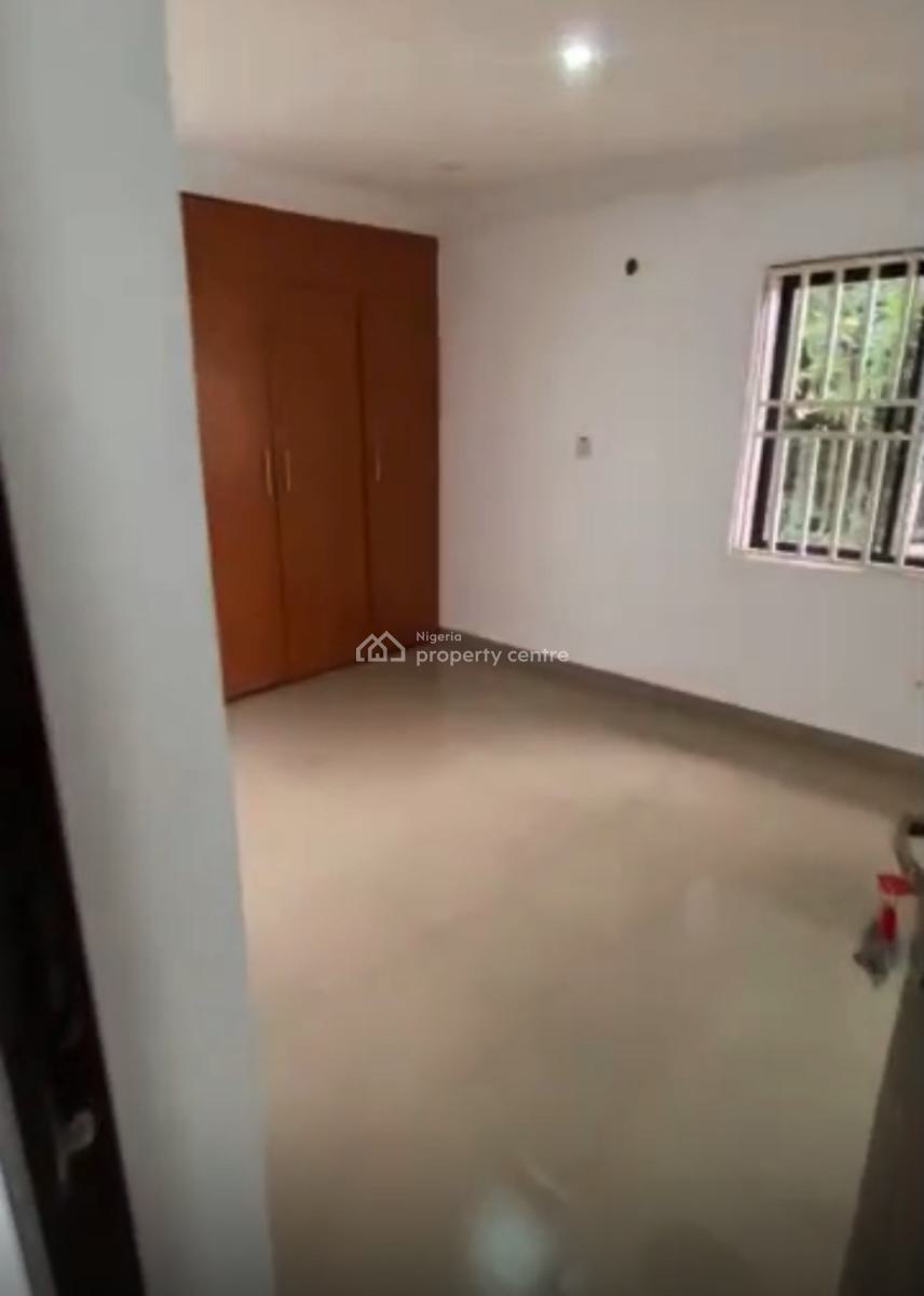 Super Clean 3bedroom Flat, 2nd Floor, Pay and Pack in, Maitama Main, Maitama District, Abuja, Flat / Apartment for Rent