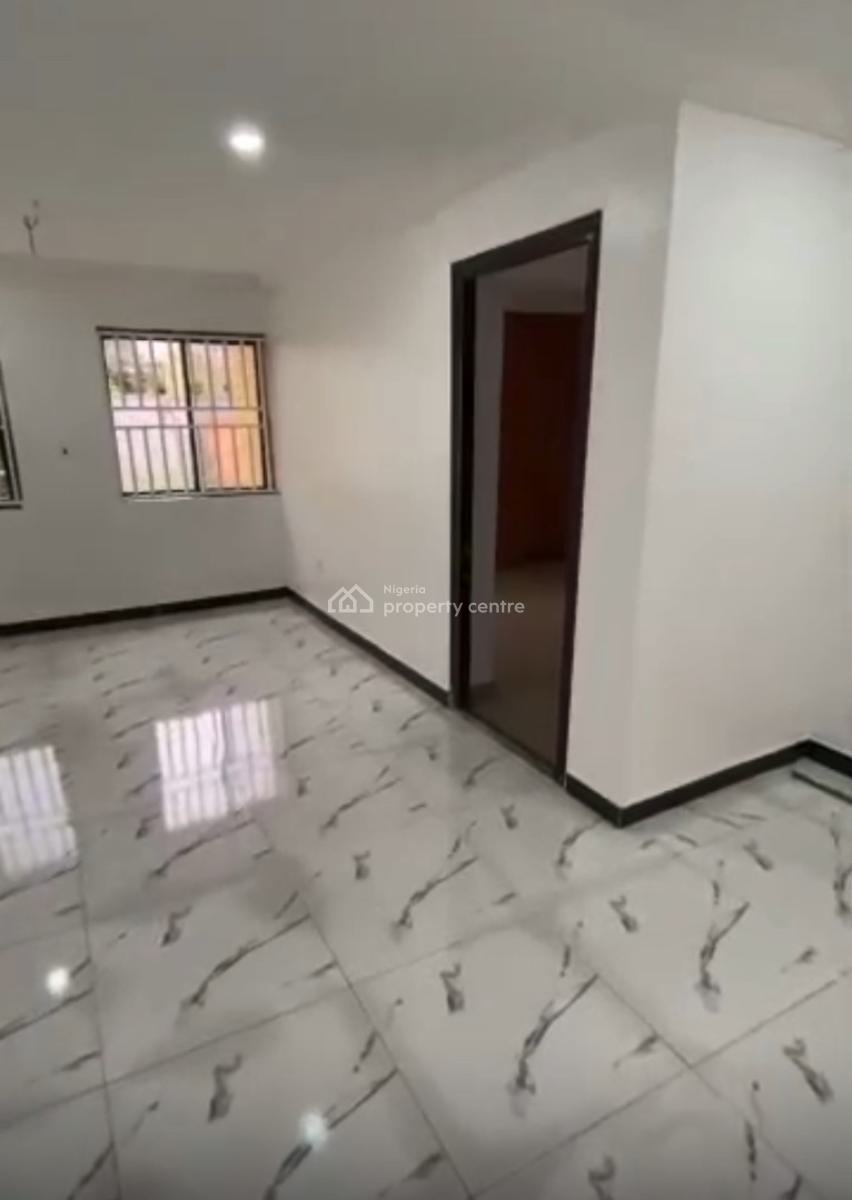 Super Clean 3bedroom Flat, 2nd Floor, Pay and Pack in, Maitama Main, Maitama District, Abuja, Flat / Apartment for Rent