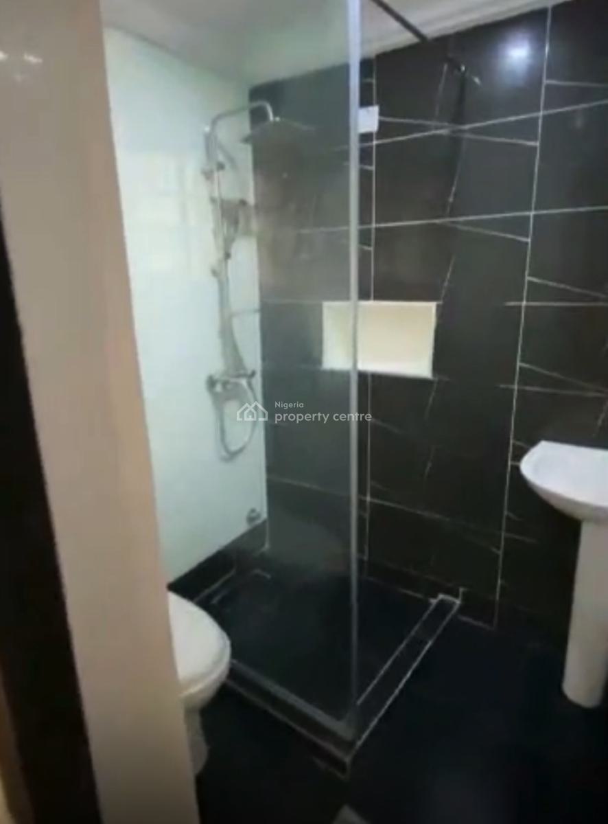 Super Clean 3bedroom Flat, 2nd Floor, Pay and Pack in, Maitama Main, Maitama District, Abuja, Flat / Apartment for Rent