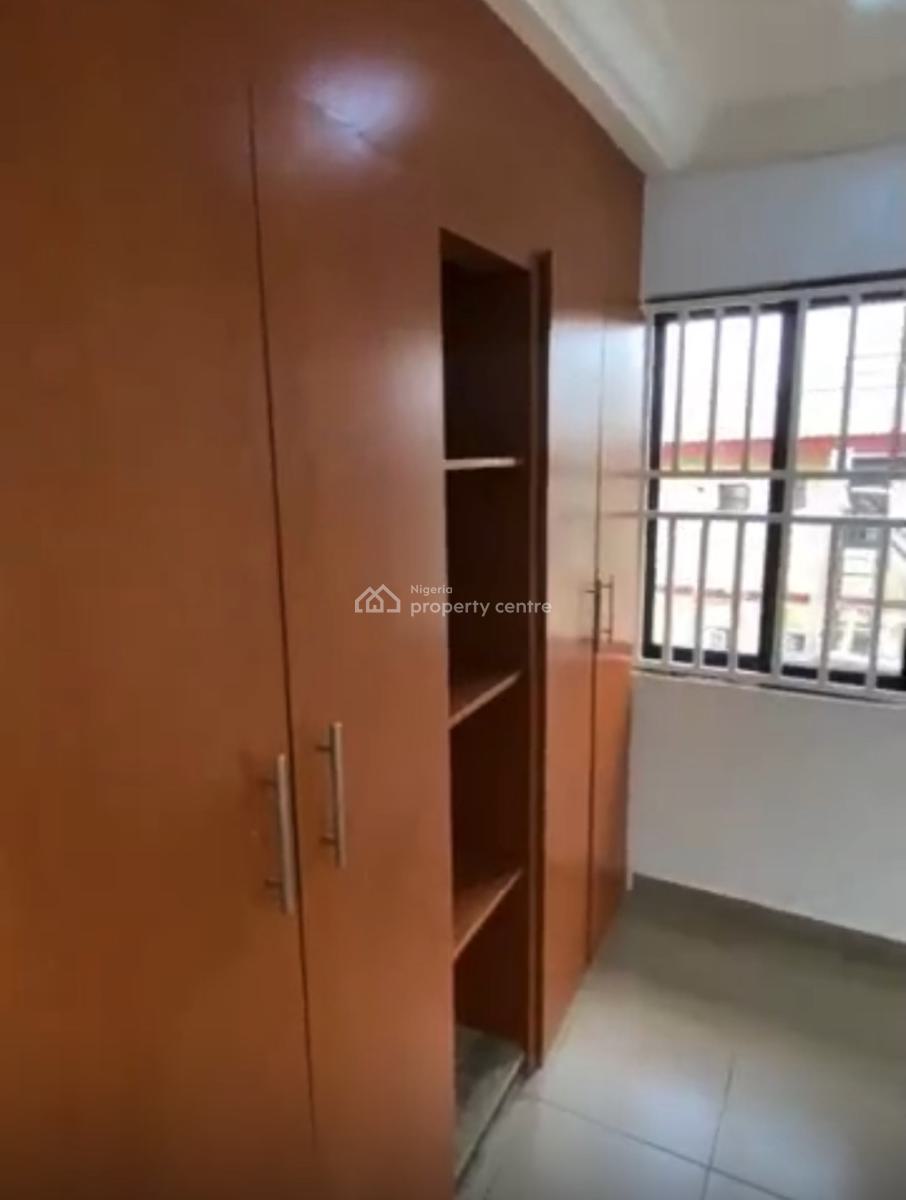 Super Clean 3bedroom Flat, 2nd Floor, Pay and Pack in, Maitama Main, Maitama District, Abuja, Flat / Apartment for Rent