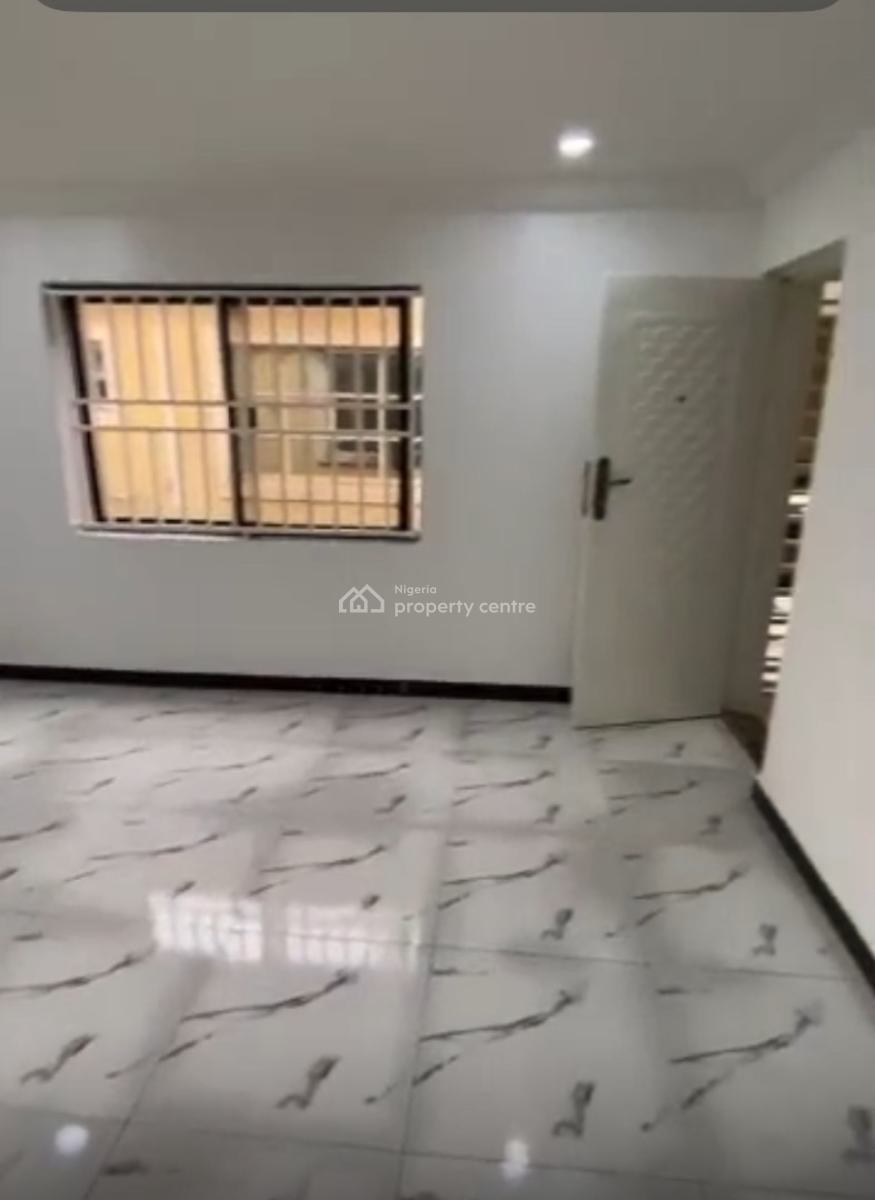 Super Clean 3bedroom Flat, 2nd Floor, Pay and Pack in, Maitama Main, Maitama District, Abuja, Flat / Apartment for Rent