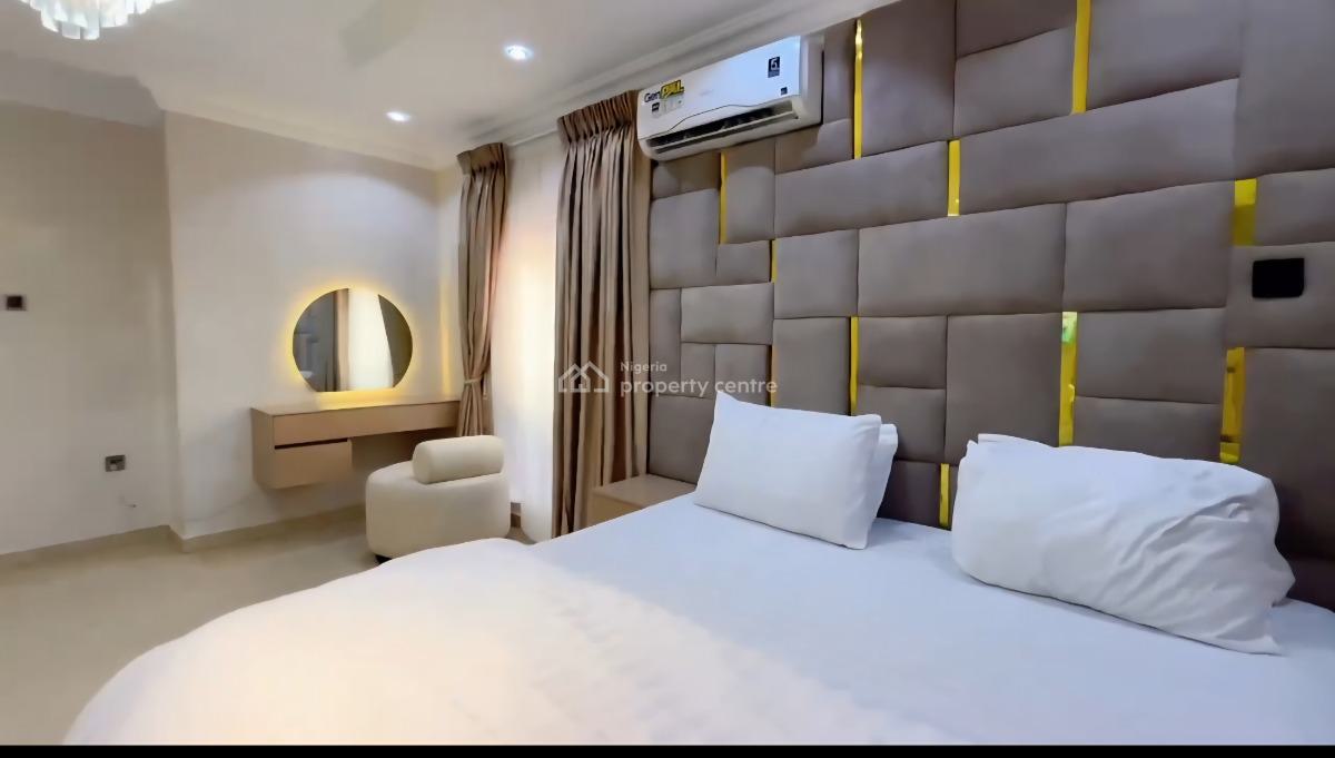 Excellent 3  Bedroom Apartment, Admiralty Road, Lekki Phase 2, Lekki, Lagos, Flat / Apartment Short Let