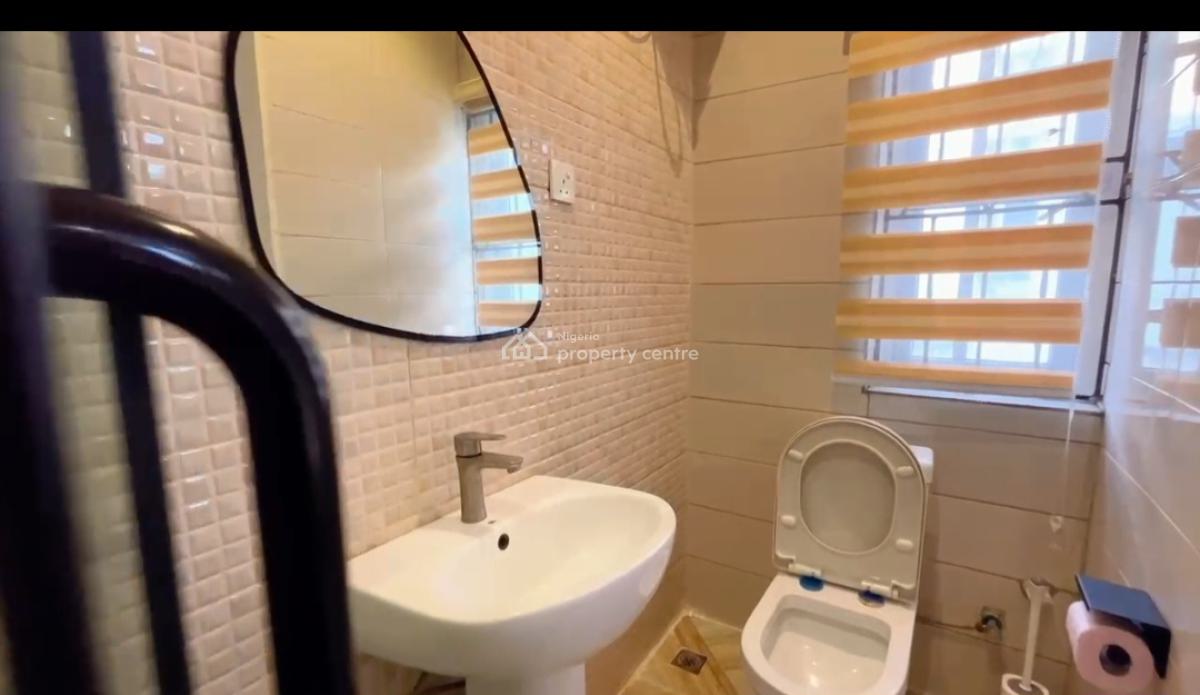 Excellent 3  Bedroom Apartment, Admiralty Road, Lekki Phase 2, Lekki, Lagos, Flat / Apartment Short Let