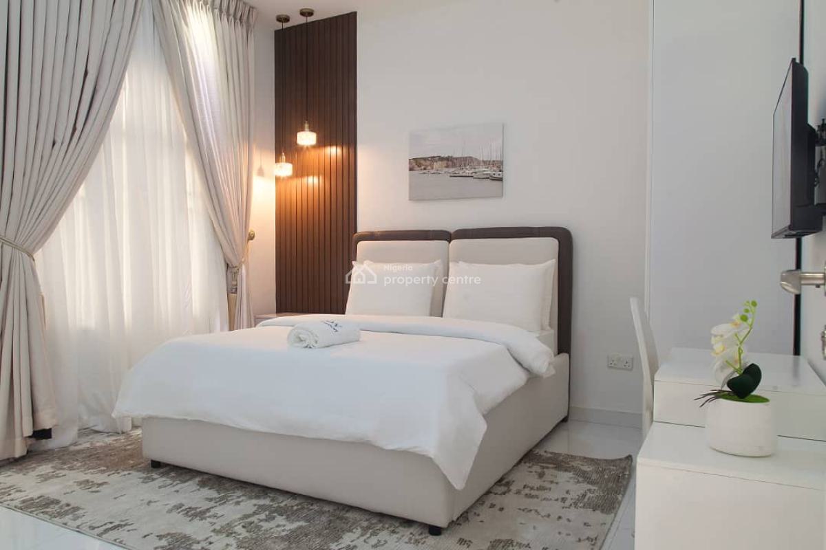 Luxurious 3 Bedroom in a Highly Secured Estate, Victoria Island (vi), Lagos, Flat / Apartment Short Let