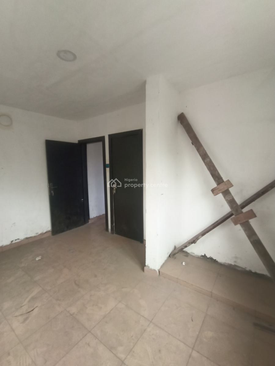 Newly Renovated 3 Bedroom Apartments, Awoyokun Street, Off Oyewole Street, Palmgrove, Ilupeju, Lagos, Flat / Apartment for Rent