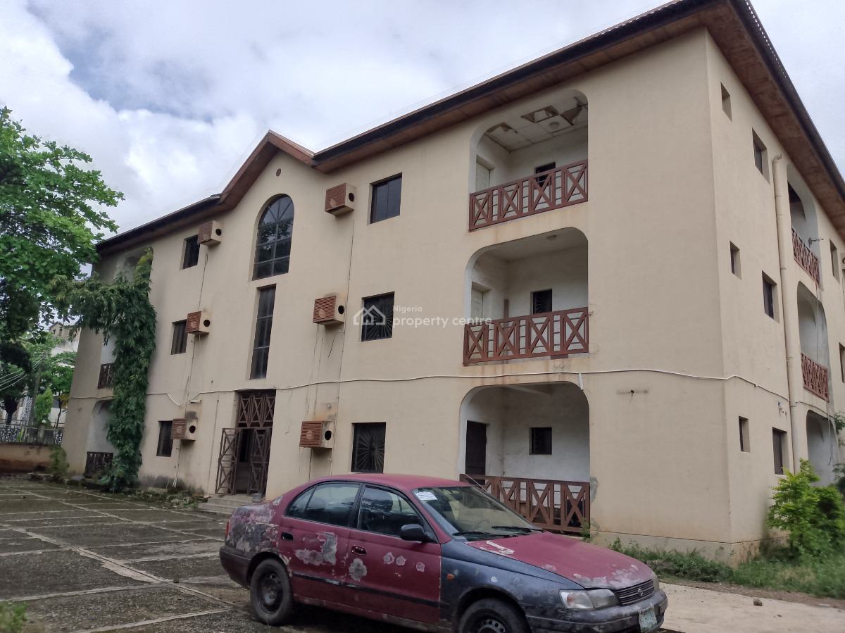 an Old Build of 6units of 3 Bedroom Block, Bisuañ, Zone 7, Wuse, Abuja, Block of Flats for Sale