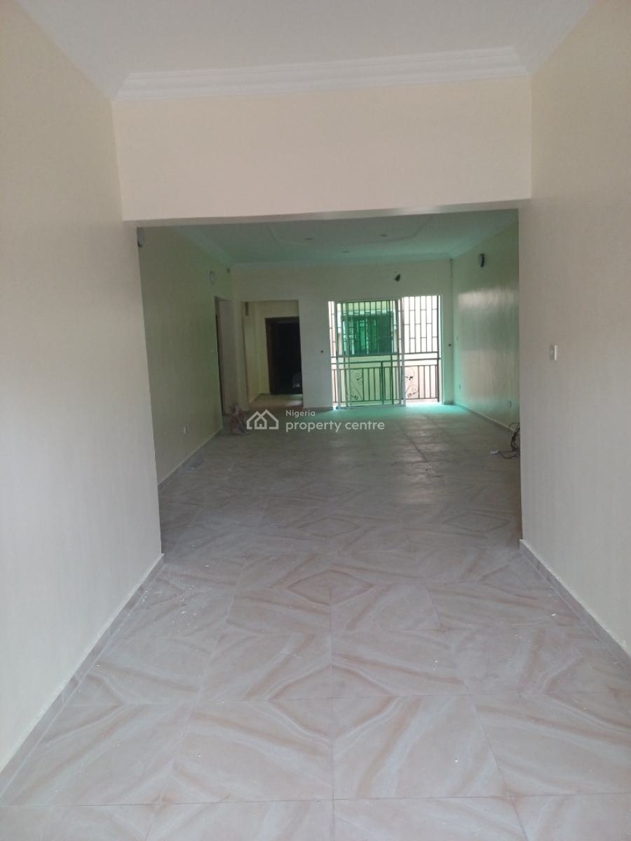 Spacious 3 Bedroom Flat, Upstairs with a Bq, Lekki Phase 1, Lekki, Lagos, Flat / Apartment for Rent