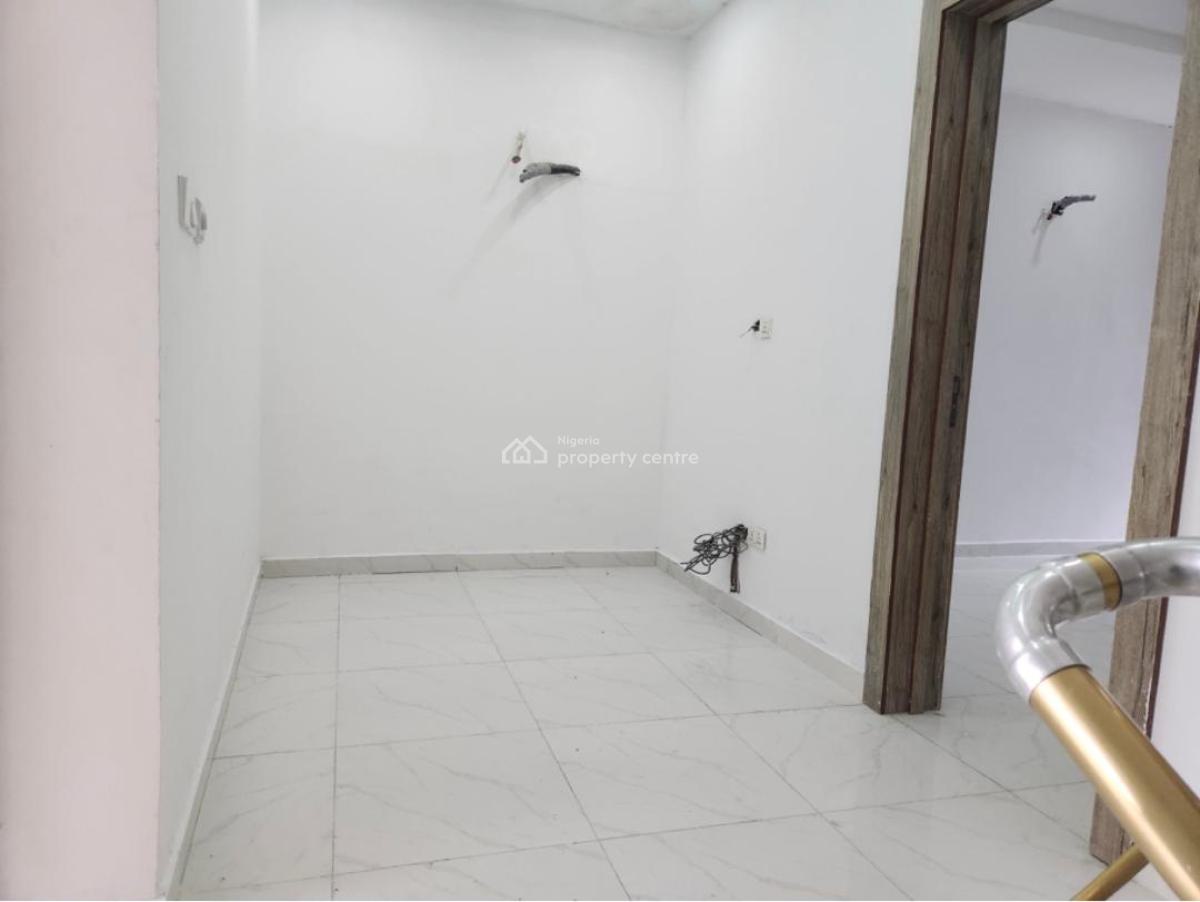 3 Bedroom Terrace Duplex with Bq, Ologolo, Lekki, Lagos, Terraced Duplex for Sale