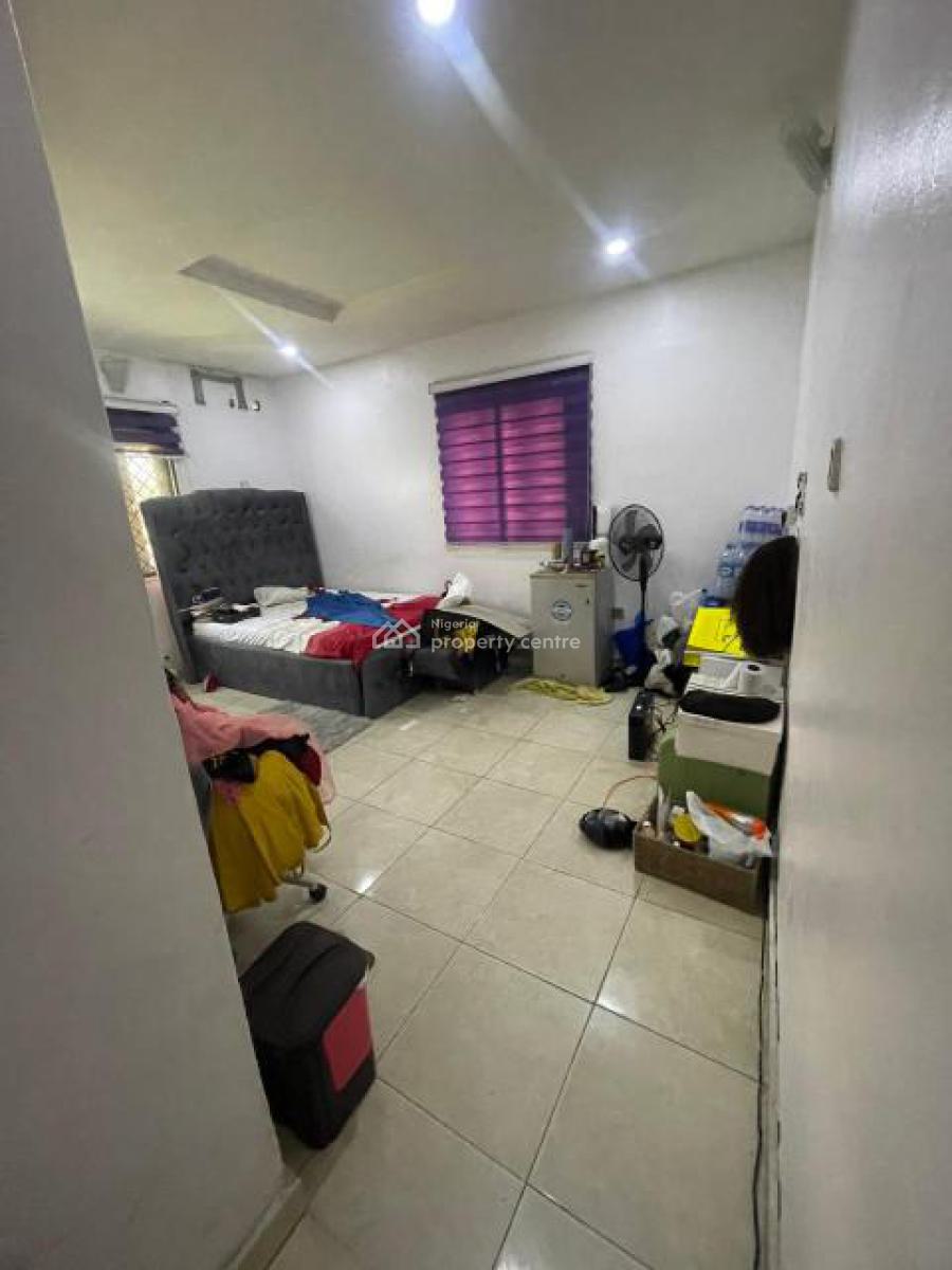 Master Room in a Shared Flat, New Road, Ilasan, Lekki, Lagos, Flat / Apartment for Rent
