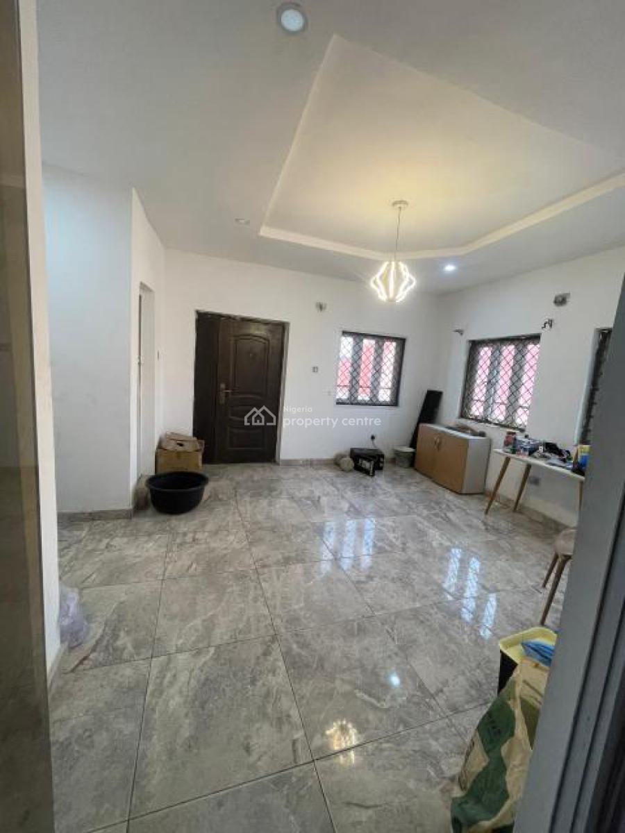 Master Room in a Shared Flat, New Road, Ilasan, Lekki, Lagos, Flat / Apartment for Rent