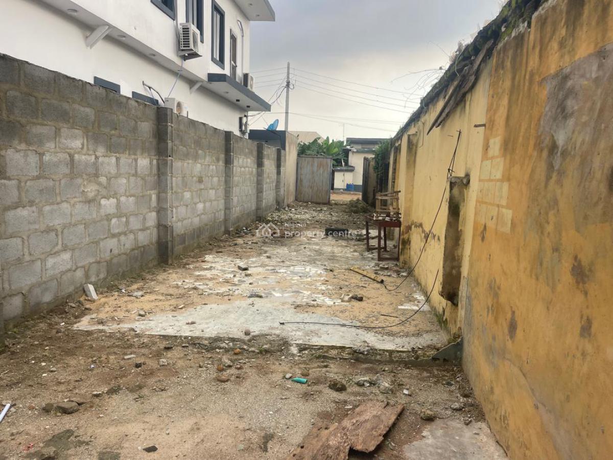 Land with Demolishable Bungalow Measuring Approximately 350sqm, Off Bamisile Street, Egbeda, Alimosho, Lagos, Residential Land for Sale