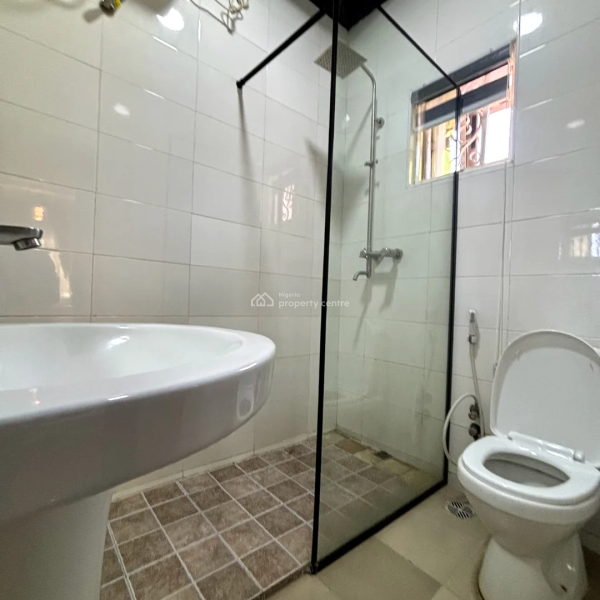 Cactus Victoria Comfortable 1 Bedroom Apartment, Sahara Main Estate, Lokogoma District, Abuja, Flat / Apartment Short Let