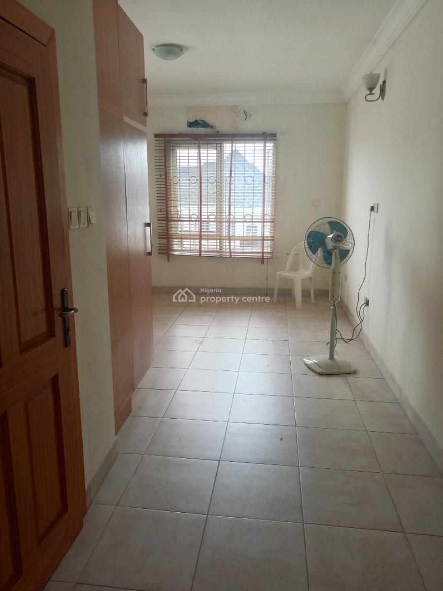 Spacious Room and Parlor (mini Flat) Upstairs, Agungi, Lekki, Lagos, Mini Flat (room and Parlour) for Rent
