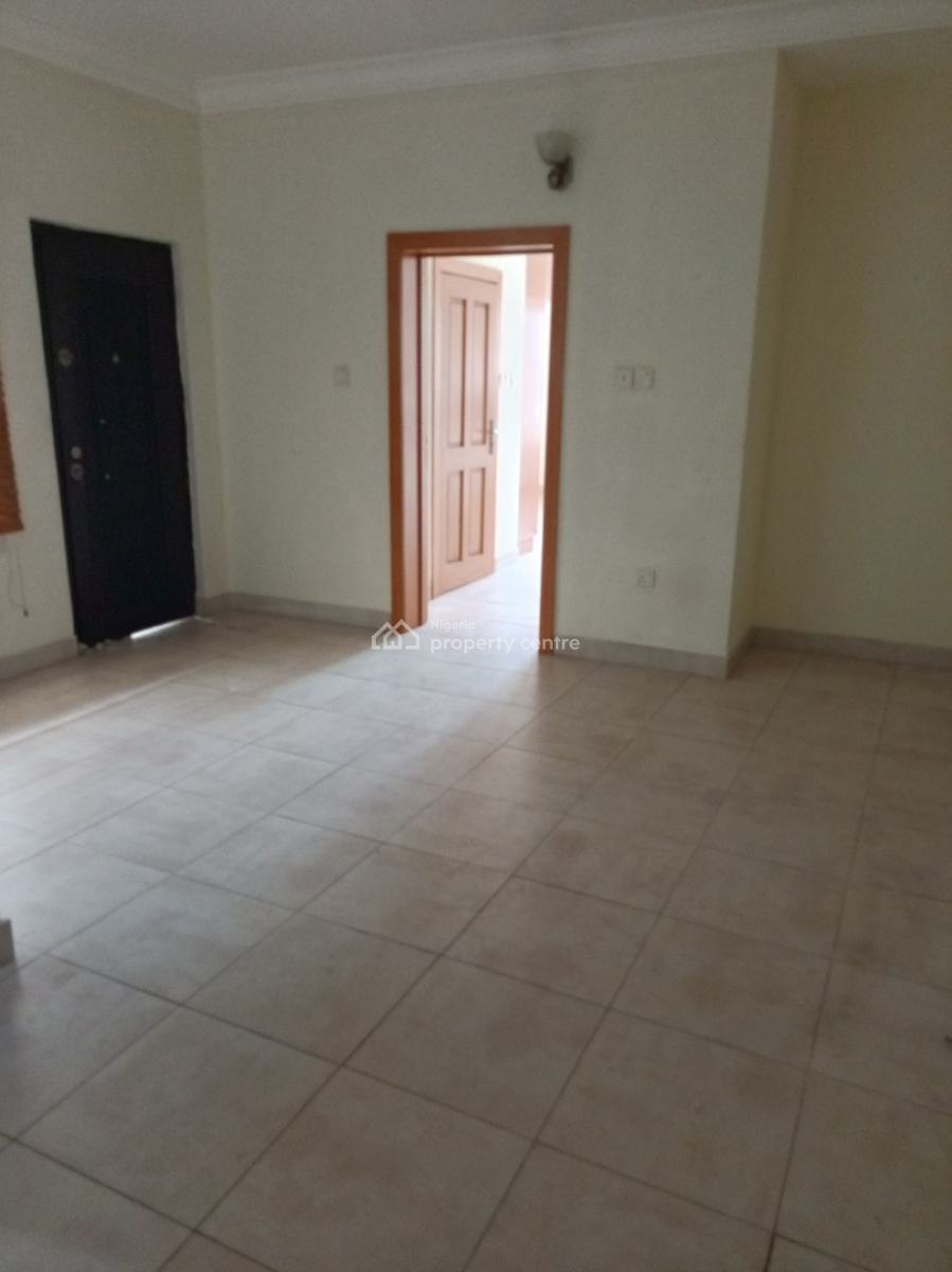 Spacious Room and Parlor (mini Flat) Upstairs, Agungi, Lekki, Lagos, Mini Flat (room and Parlour) for Rent