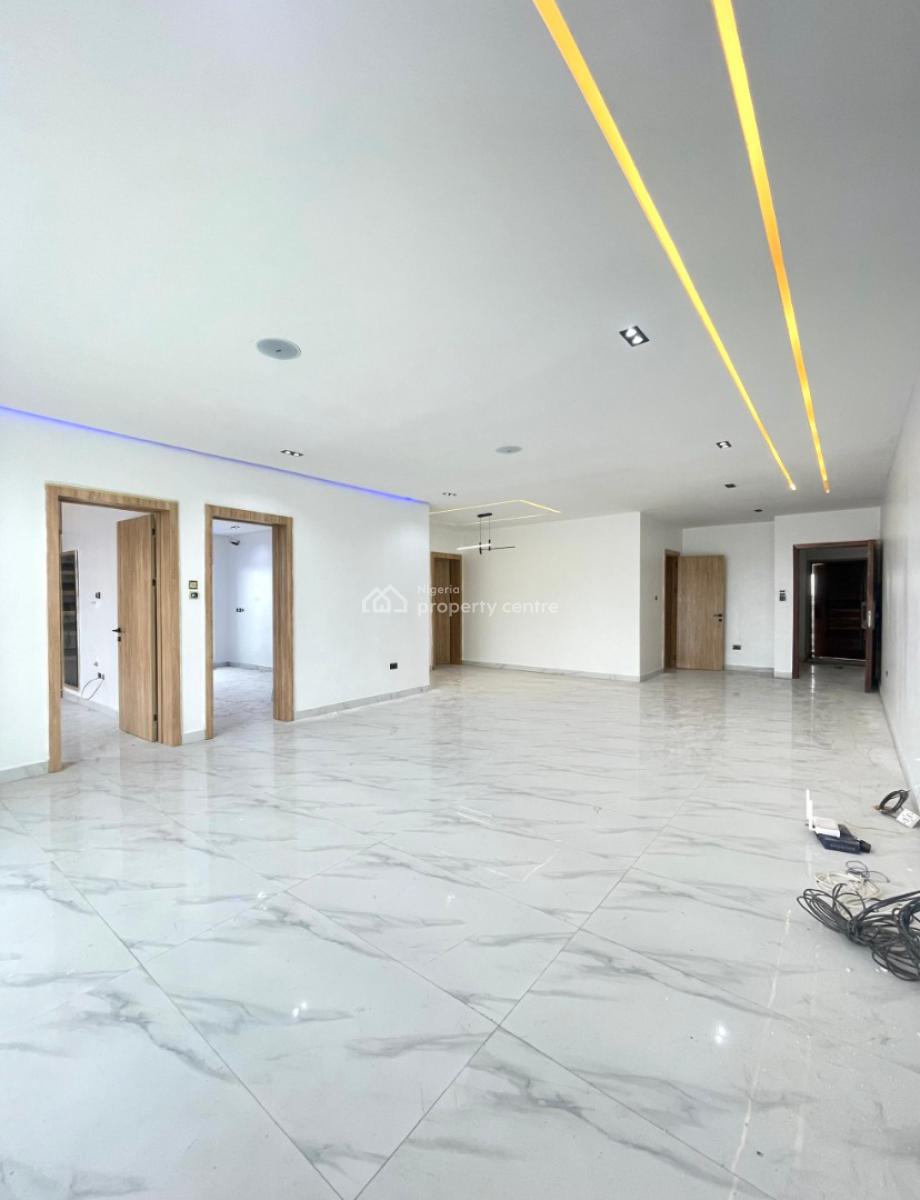 2 Bedroom with 2 Bathroom 2 Cars  Fully Serviced Apartment with an Elevator, Lekki Phase 1, Lekki, Lagos, Flat / Apartment for Sale