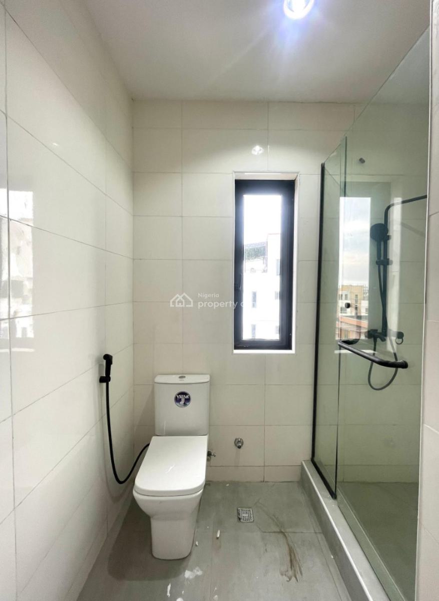 2 Bedroom with 2 Bathroom 2 Cars  Fully Serviced Apartment with an Elevator, Lekki Phase 1, Lekki, Lagos, Flat / Apartment for Sale