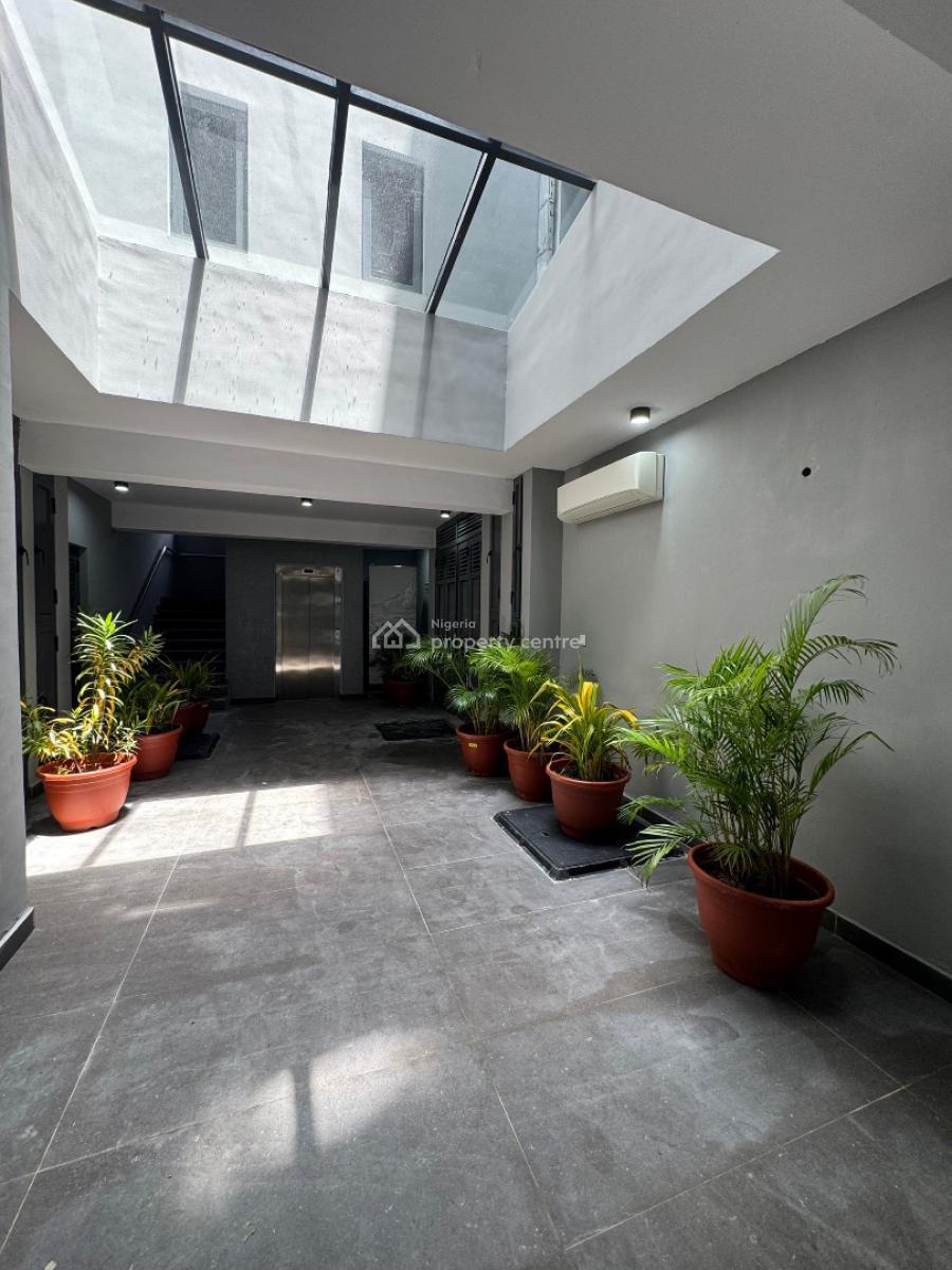 Exquisite 3 Bedroom Luxury Apartment, Close Proximity to Evercare Hospital, Lekki Peninsula Scheme 1, Lekki Phase 1, Lekki, Lagos, Block of Flats for Sale