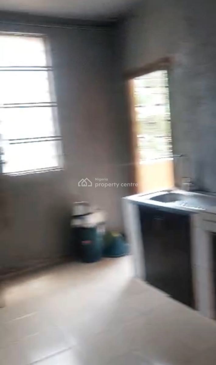 Nice 1 Bedroom Flat, 2nd Floor, Area 3, Garki, Abuja, Flat / Apartment for Rent