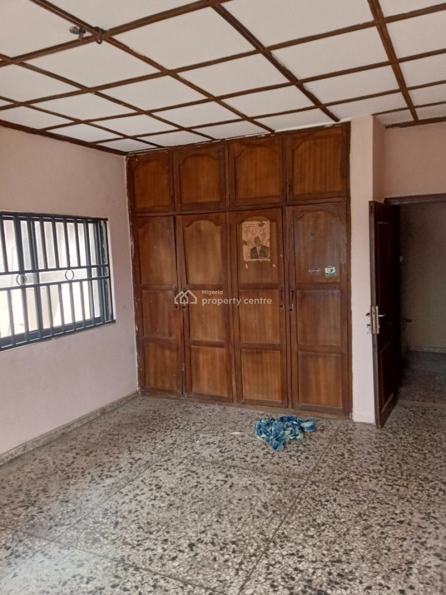 a Very Spacious 3 Bedroom Flat Apartment, Upstairs, Progressive Estate, Ojodu Berger, Ojodu, Lagos, Flat / Apartment for Rent