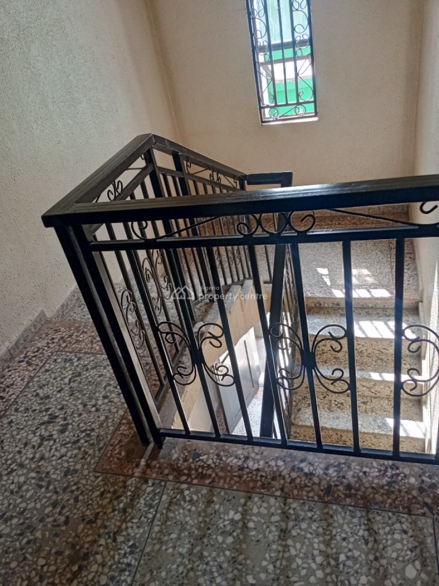 a Very Spacious 3 Bedroom Flat Apartment, Upstairs, Progressive Estate, Ojodu Berger, Ojodu, Lagos, Flat / Apartment for Rent