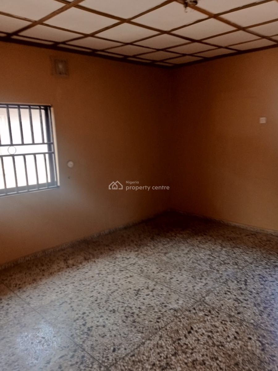 a Very Spacious 3 Bedroom Flat Apartment, Upstairs, Progressive Estate, Ojodu Berger, Ojodu, Lagos, Flat / Apartment for Rent