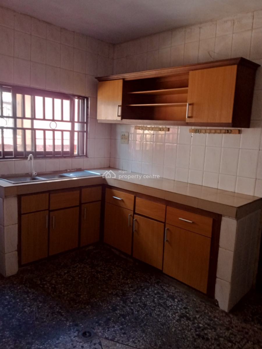 a Very Spacious 3 Bedroom Flat Apartment, Upstairs, Progressive Estate, Ojodu Berger, Ojodu, Lagos, Flat / Apartment for Rent