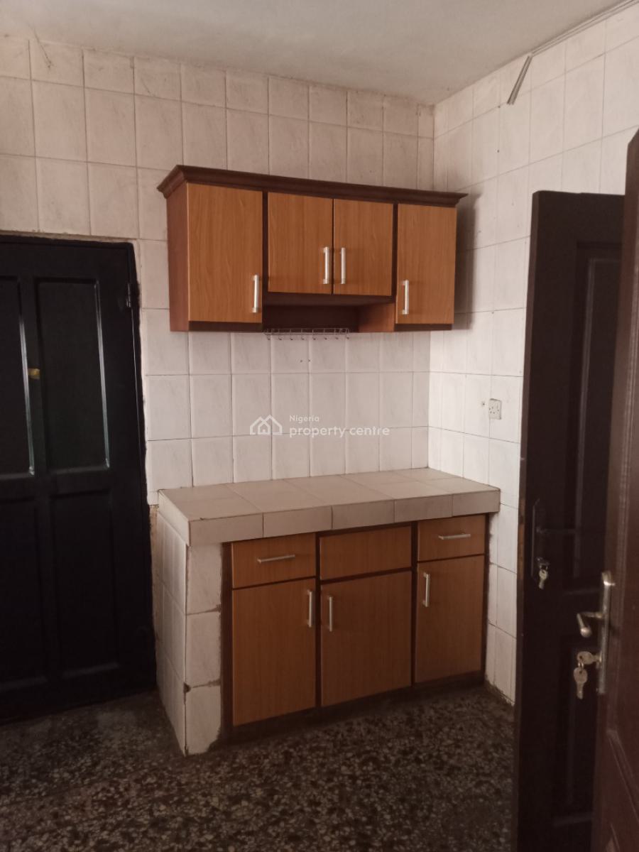 a Very Spacious 3 Bedroom Flat Apartment, Upstairs, Progressive Estate, Ojodu Berger, Ojodu, Lagos, Flat / Apartment for Rent