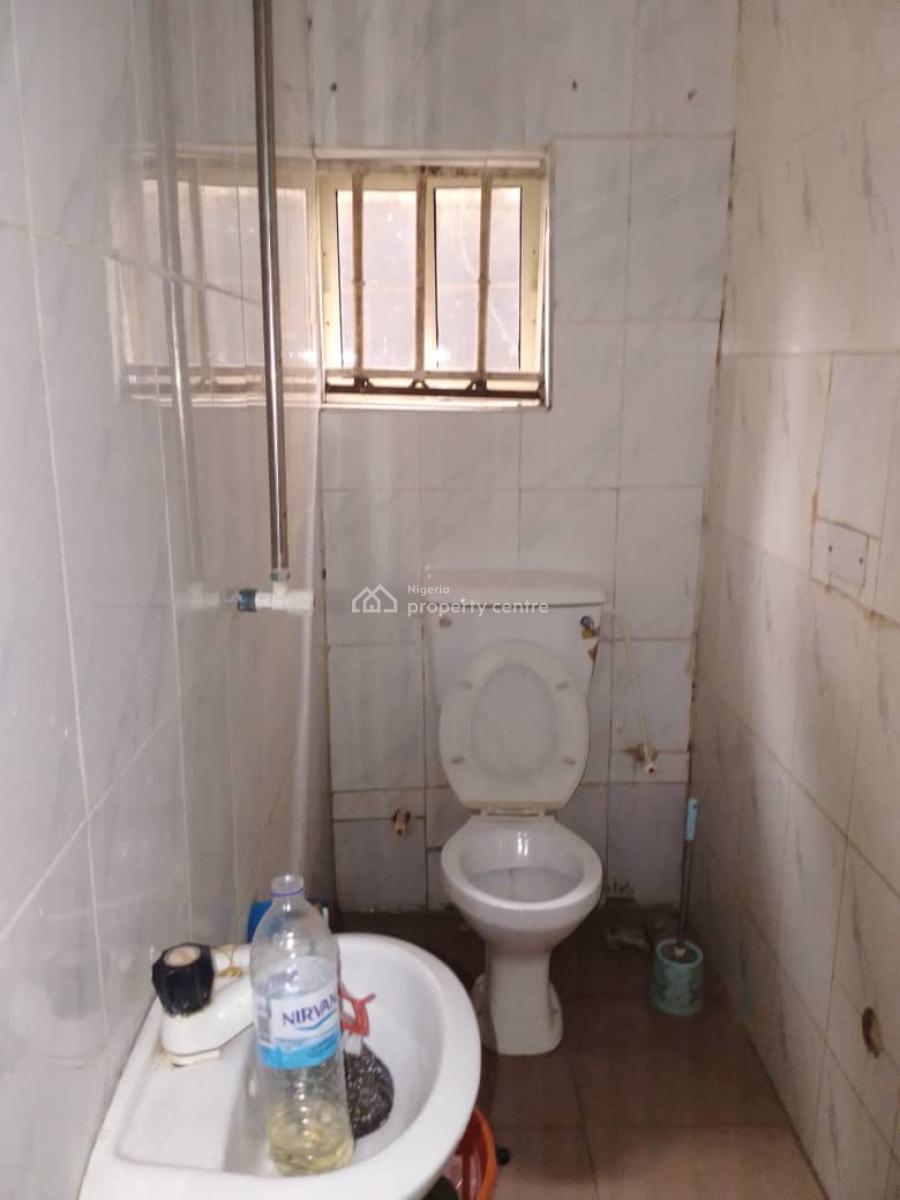 a Standard Selfcon in an Estate in Lekki, Ikota Villa Estate, Ikota, Lekki, Lagos, Flat / Apartment for Rent