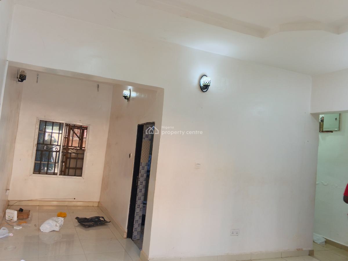 Sharp 2 Bedrooms, Tarred Road, News Engineering, Dawaki, Gwarinpa, Abuja, Flat / Apartment for Rent
