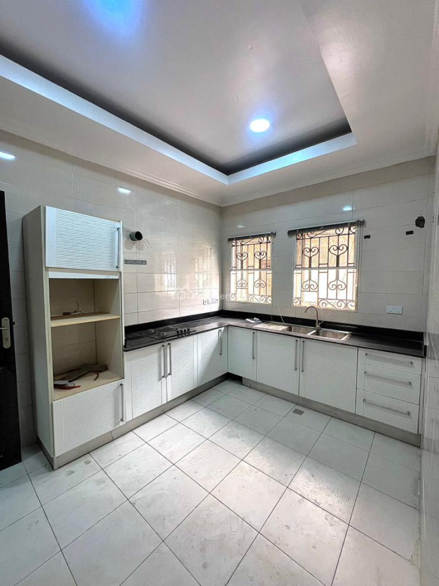 Luxury 3 Bedroom Apartment a Secure and Serene Environment, Lekki Phase 1, Lekki, Lagos, Flat / Apartment for Rent