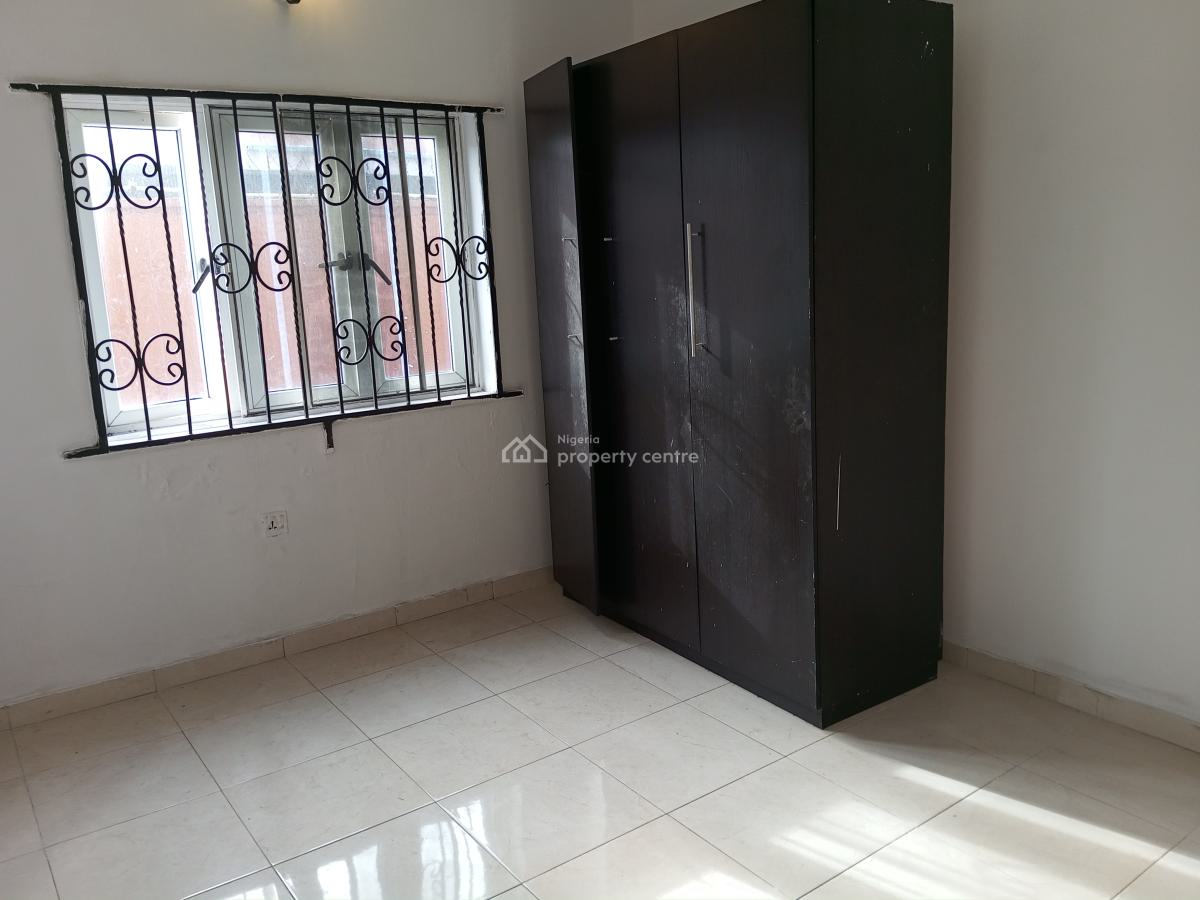a Nice 3 Bedroom Flat, Off Lbs, Olokonla, Ajah, Lagos, Flat / Apartment for Rent