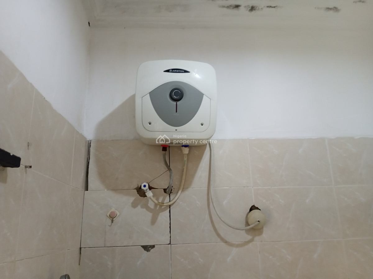 a Nice 3 Bedroom Flat, Off Lbs, Olokonla, Ajah, Lagos, Flat / Apartment for Rent