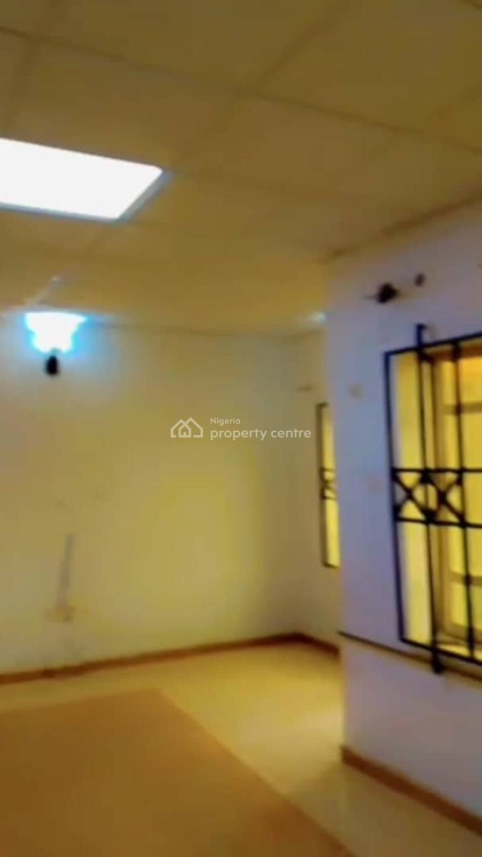 Lovely 3 Bedroom Flat, Off Cole Street, Lawanson, Surulere, Lagos, Flat / Apartment for Rent