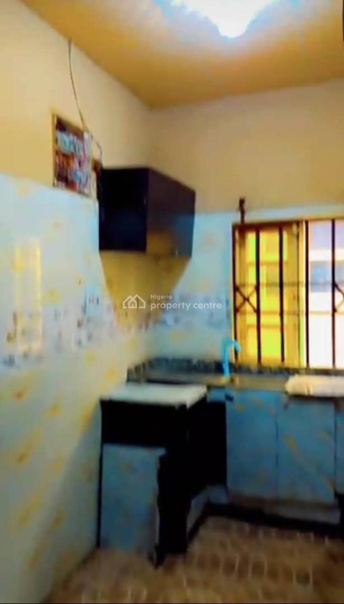 Lovely 3 Bedroom Flat, Off Cole Street, Lawanson, Surulere, Lagos, Flat / Apartment for Rent