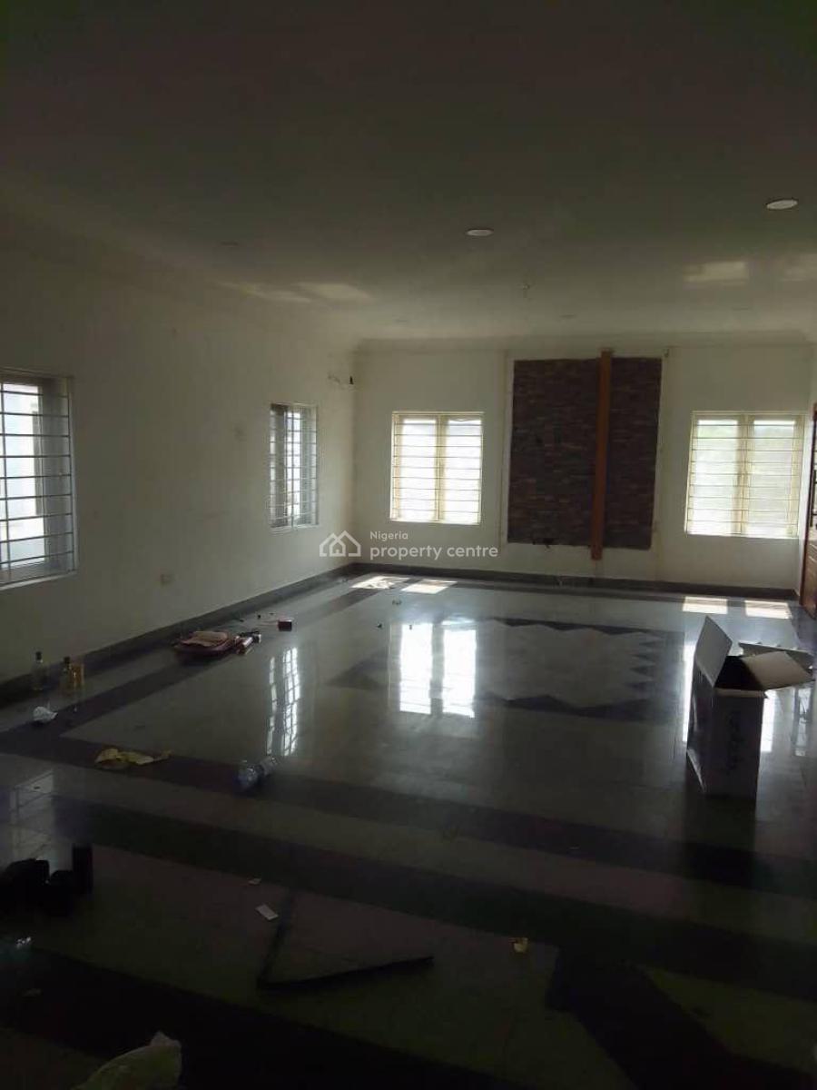 Spacious 3 Bedroom Apartment with Bq in a Secure Estate, Lekki Phase 1, Lekki, Lagos, Flat / Apartment for Rent