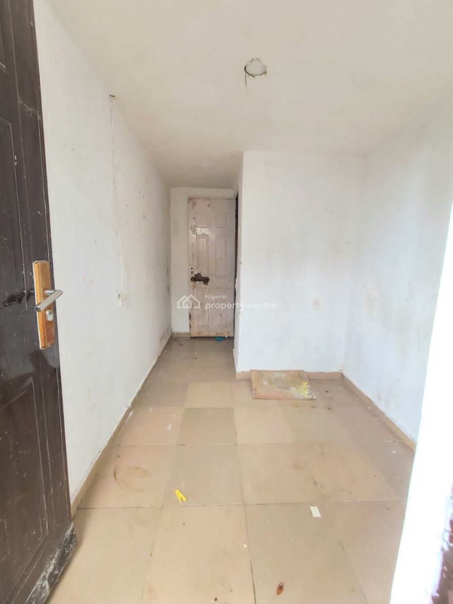 Bq, Mobile Road, Ilaje, Ajah, Lagos, Self Contain (single Rooms) for Rent