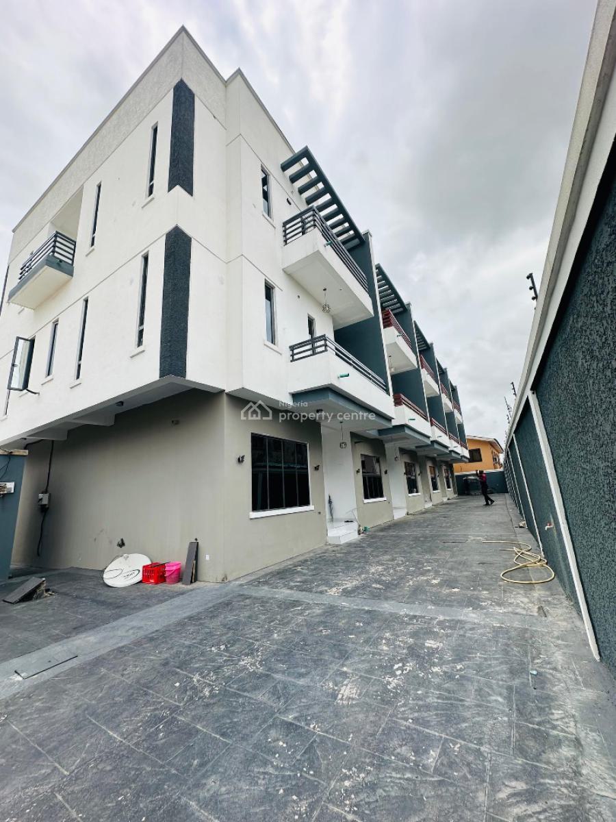 Exquisitely Built 4 Bedroom Terrace Duplex with Bq, Magodo, Lagos, Terraced Duplex for Sale