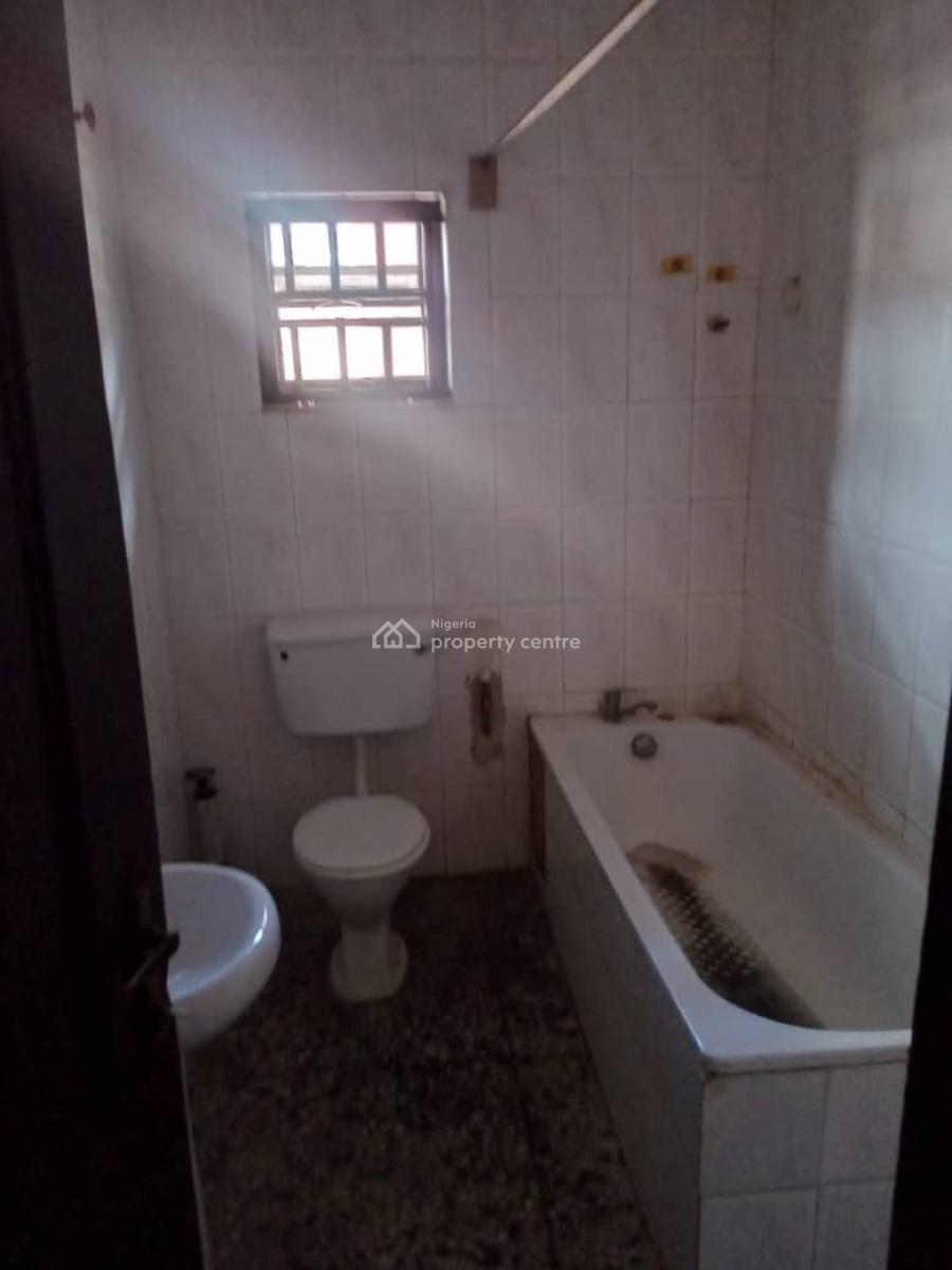 Very Spacious 3 Bedroom Flat Apartment, Upstairs, Progressive Estate, Ojodu, Lagos, Flat / Apartment for Rent