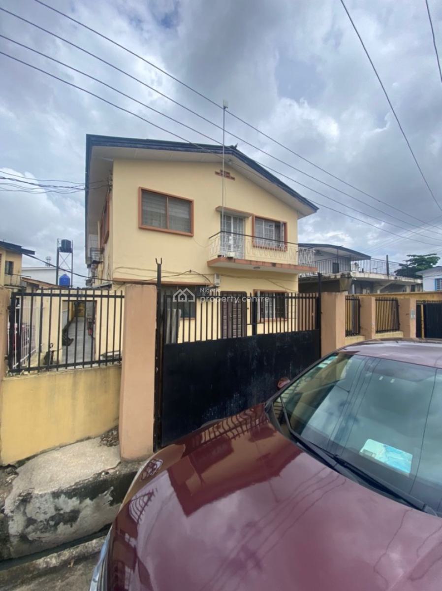 Spacious and Well Maintained Block of Flats, Ogunlana, Surulere, Lagos, Block of Flats for Sale